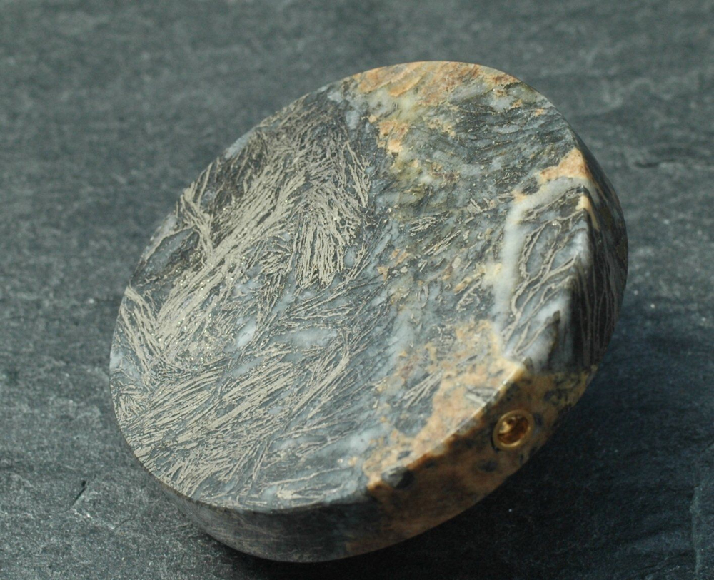 Federpyrit Anhänger mit Wechselschließe